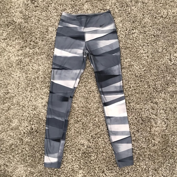 Nike Leggings - Picture 4 of 5